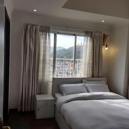 Apartment 7D,Retreat